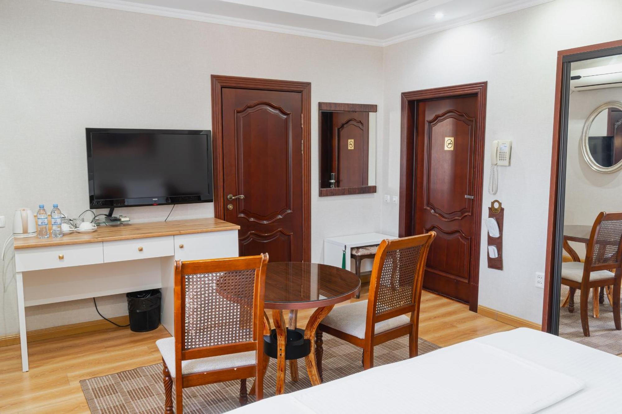 Altair Hotel Schymkent Exterior foto